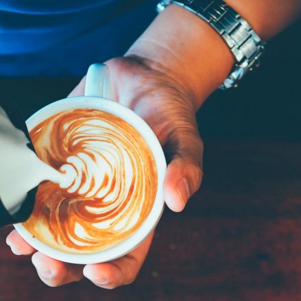 Cómo hacer Latte Art como un auténtico profesional