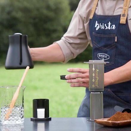 Cómo preparar un café en Aeropress - Cafés Baqué